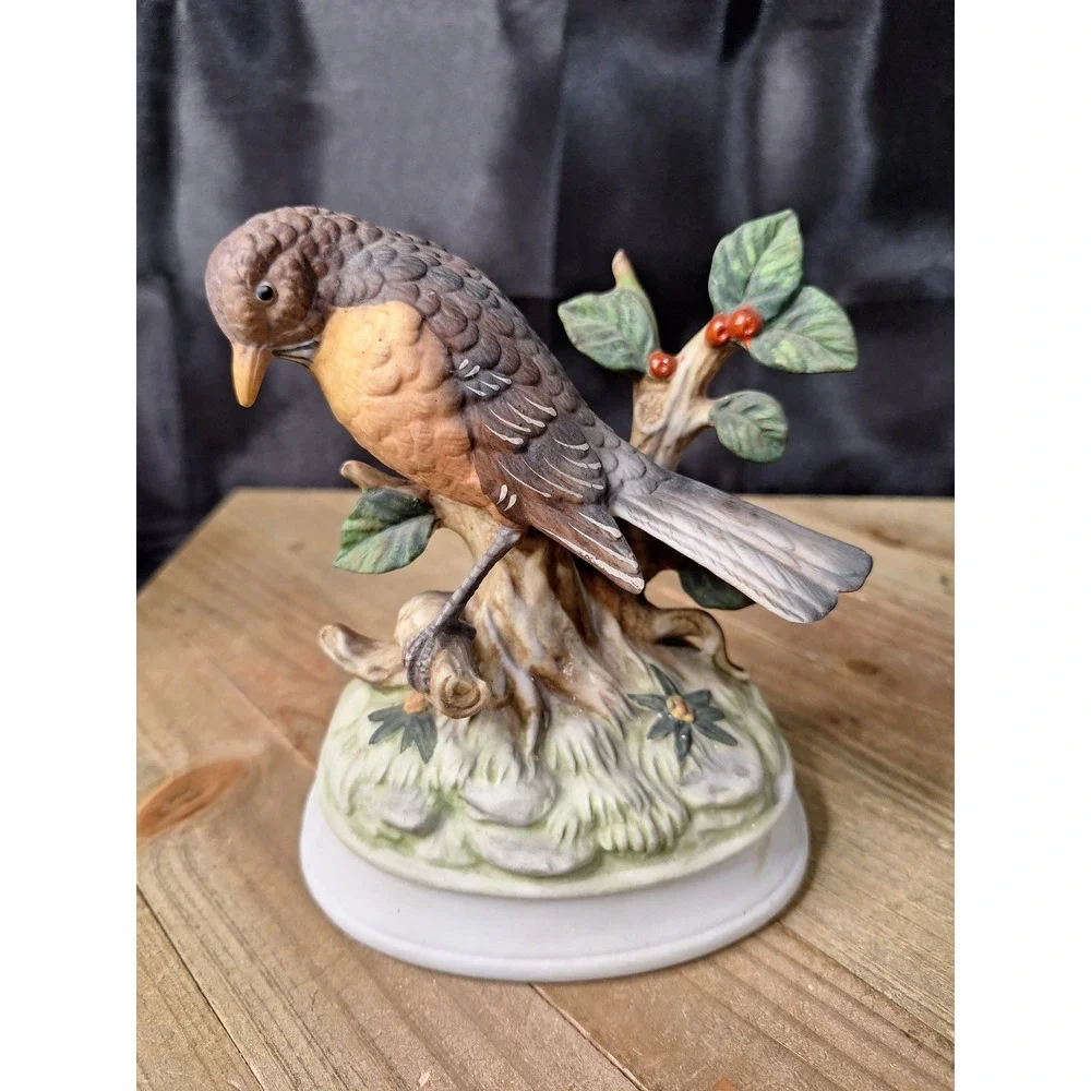Vintage 1970s Working Gorham Porcelain Robin Music Box Figurine Hand Painted